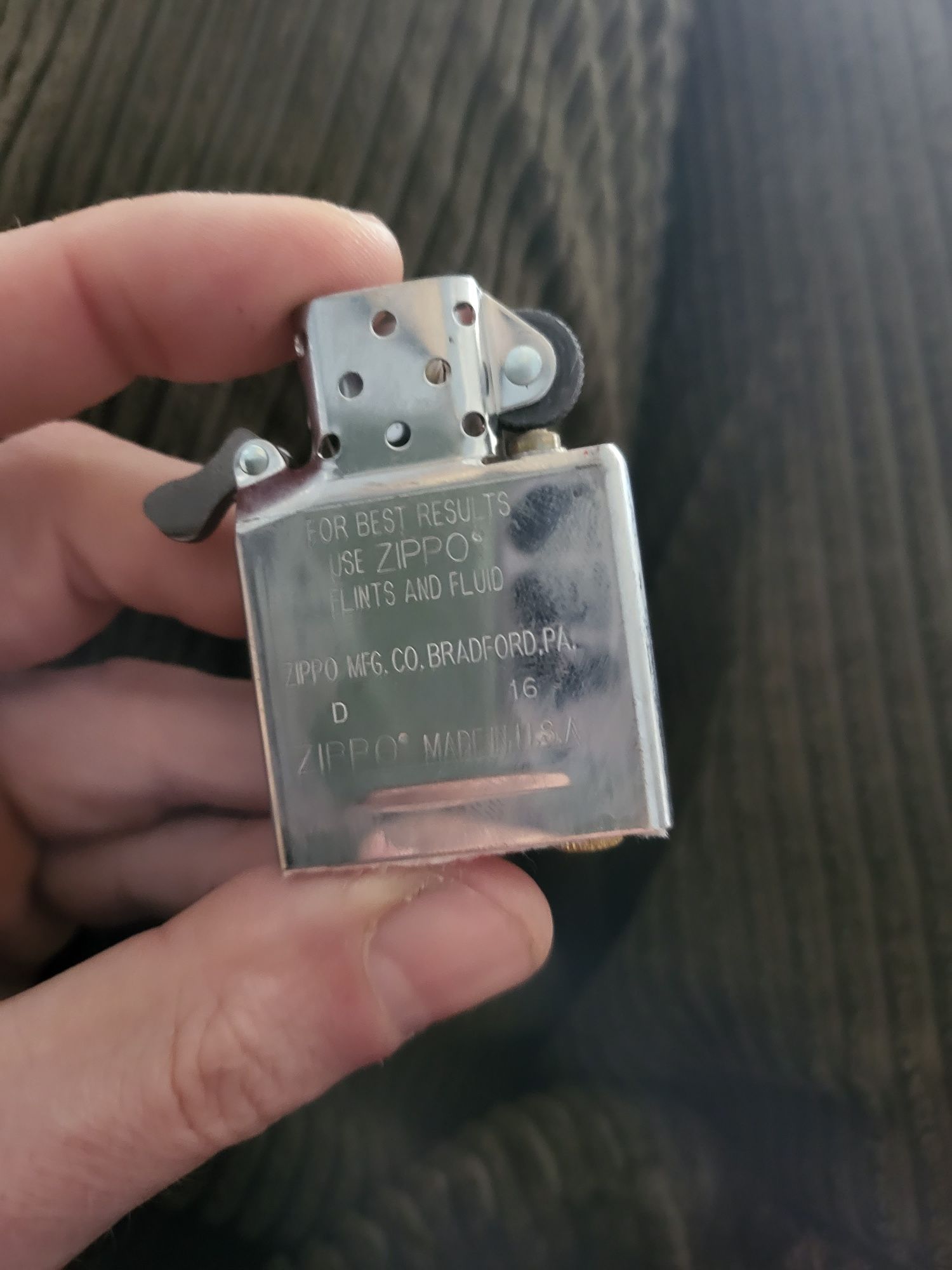 Zapalniczka Zippo U.S.A.Serdecznie polecam .