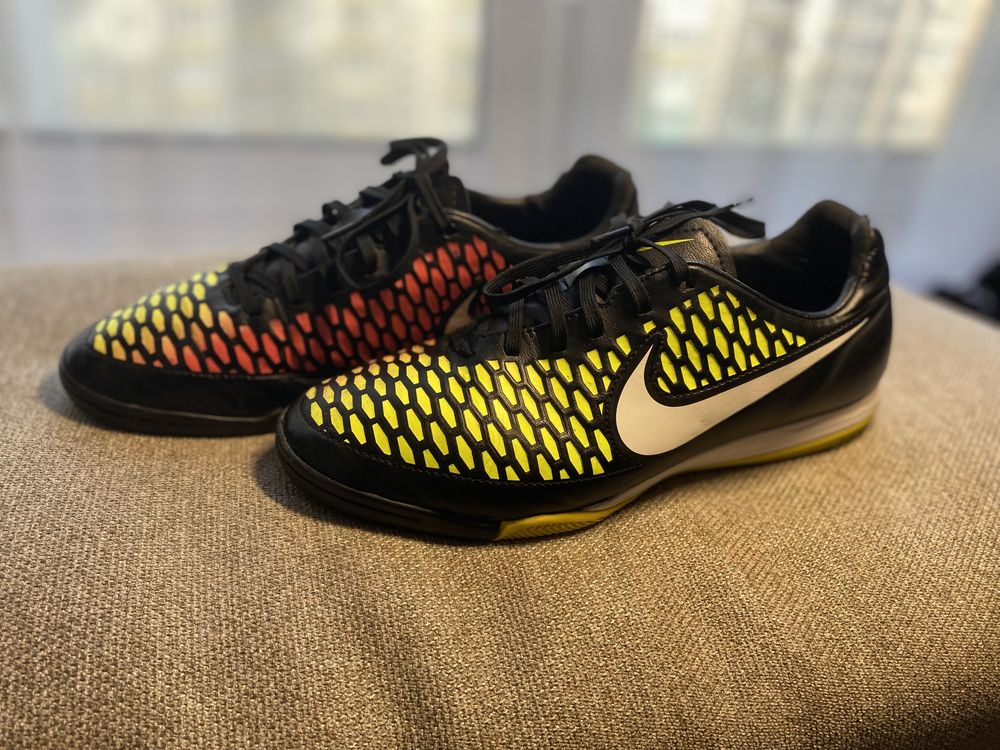 Футзалки/бампи/сороконожки Nike Magista 26см