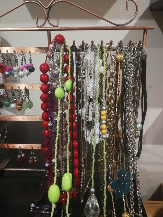 Biżuteria kolczyki bransoletka naszyjniki wisior