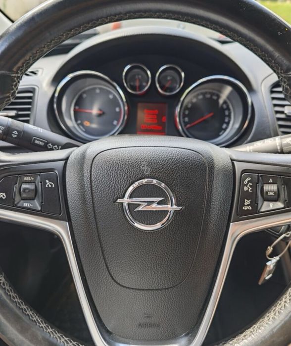 Opel Insignia продам