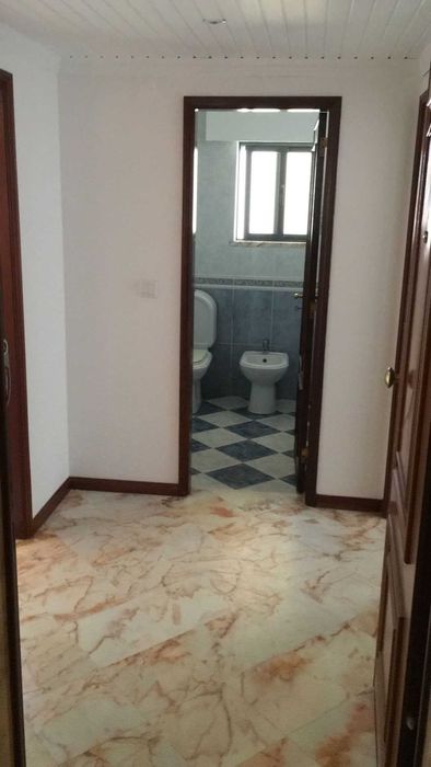 Oportunidade! T1+1 com Sótão, Varanda Total e a Minutos do Mar