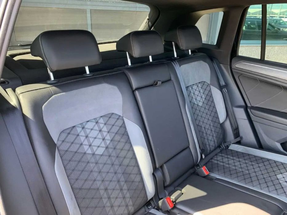 Volkswagen Tiguan R-Line      2022