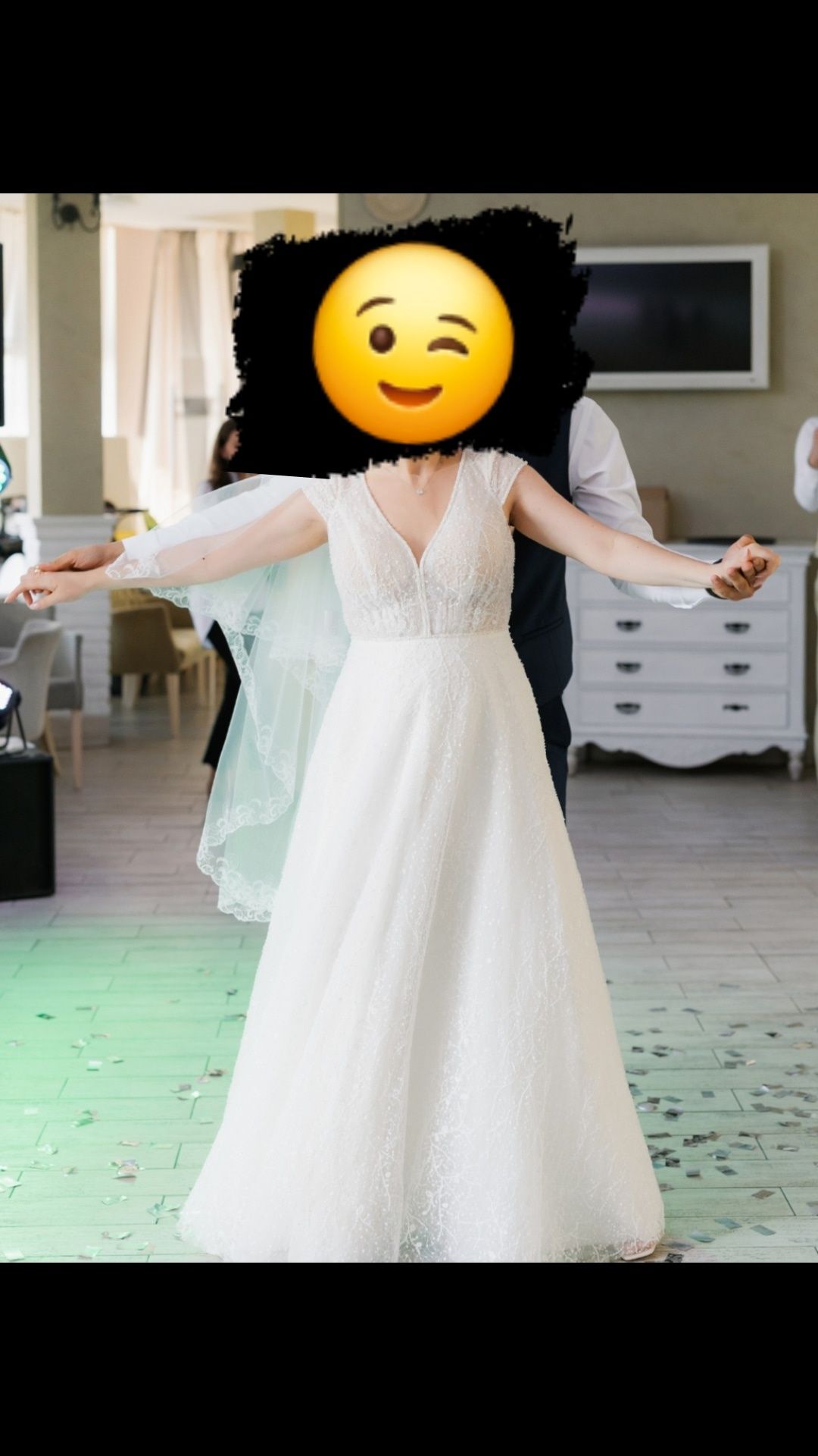 Ніжна весільна сукня