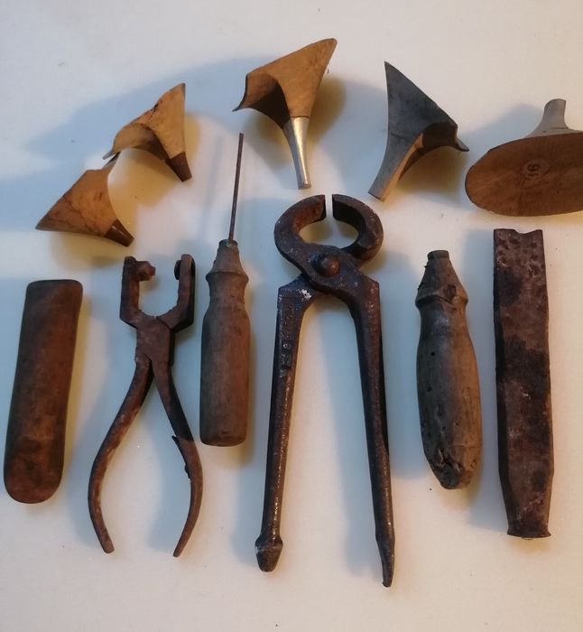 Lotes de Ferramentas muito ANTIGAS de SAPATEIRO preço por todas/lote