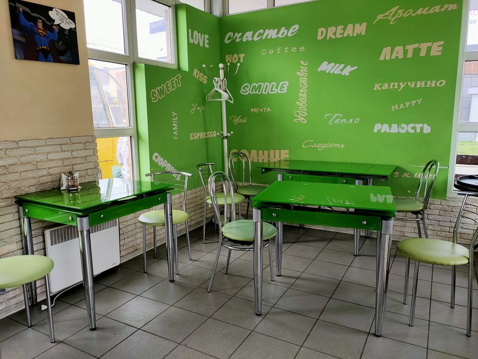 Продам столи  склянні.