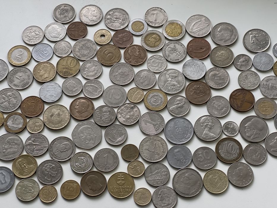 Монеты мира 100 штук