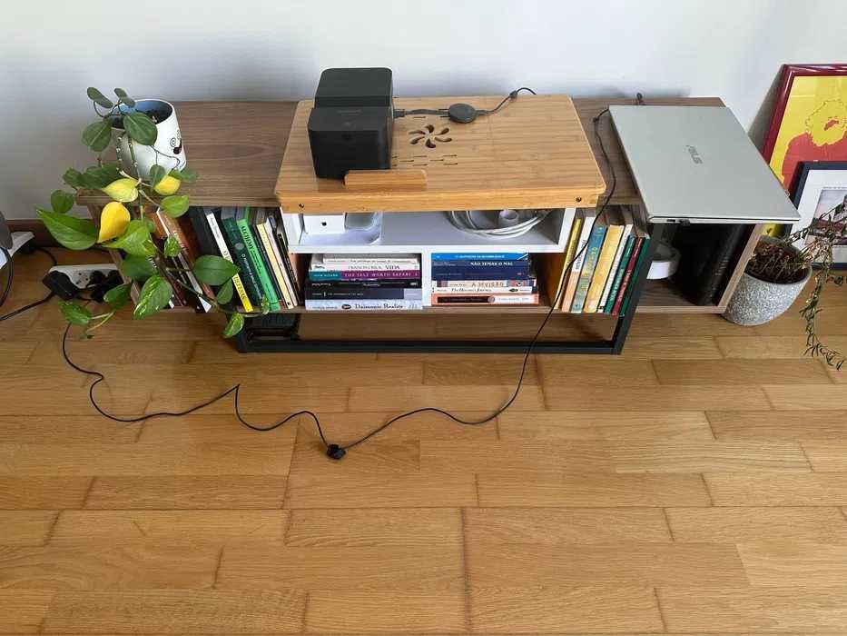 Móvel de TV -  SKLUM em três cores (madeira, branco, preto)