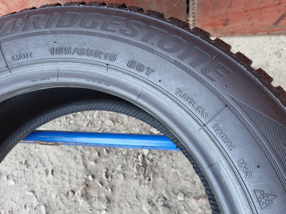 185/65/15 R15 BRIDGESTONE Blizzak LM001 4шт ціна за 1шт шини