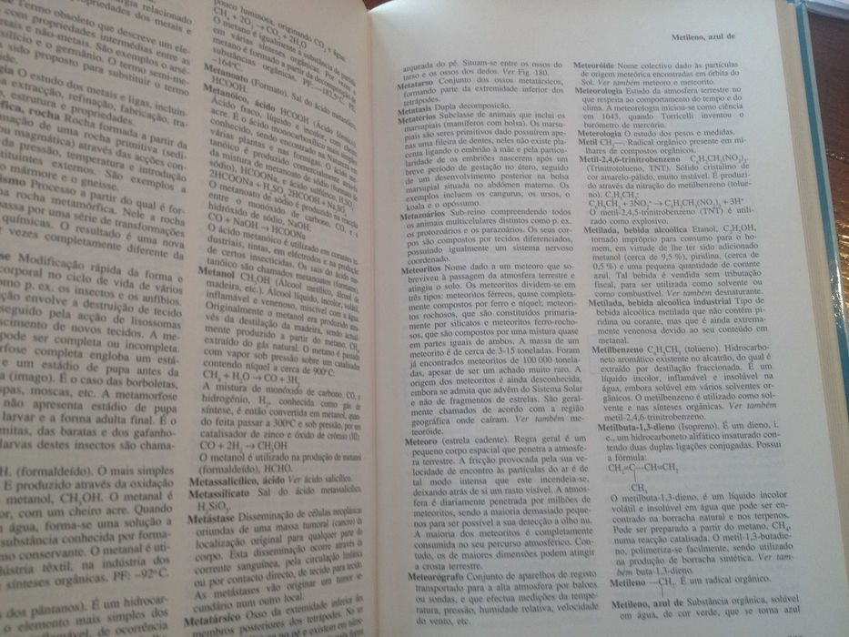 P. Hartmann-Petersen e J. N. Pigford - Dicionário de Ciência