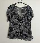 Blusas femininas C&A com estampado floral