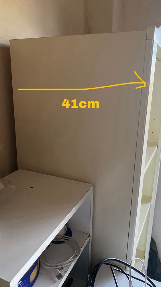 Armário IKEA com parteleiras