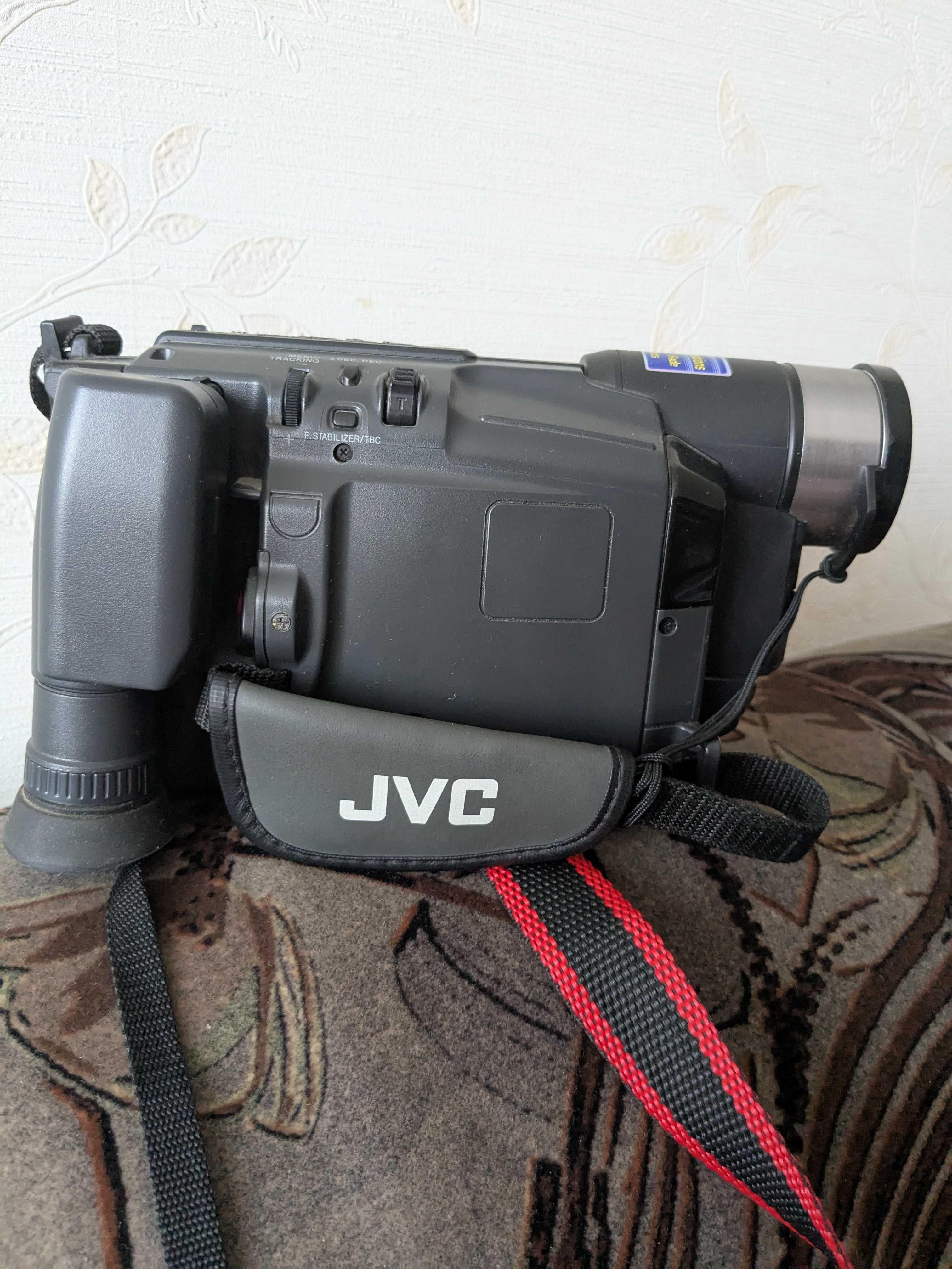 Відеокамера JVC  1050 грн.