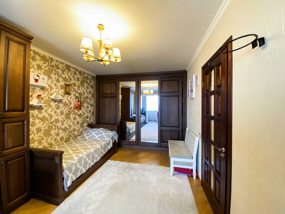 Продається стильна трикімнатна квартира