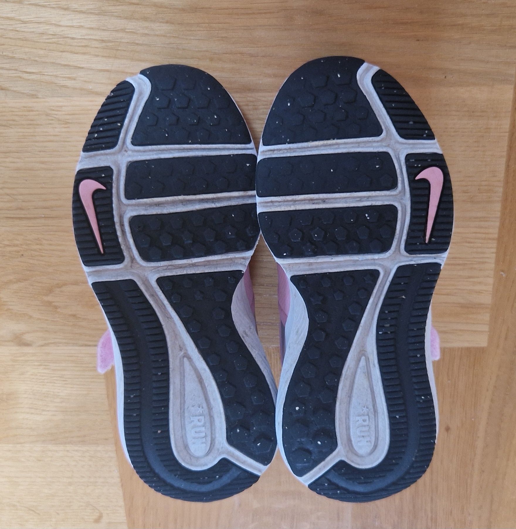 Buty sportowe Nike roz.28 różowe