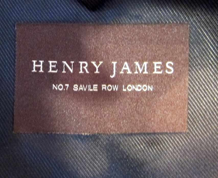 Дешево. Продается смокинг Henry James London размер 50-52.