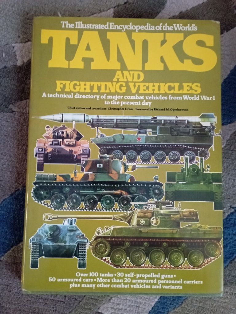 Livro sobre veículos de combate