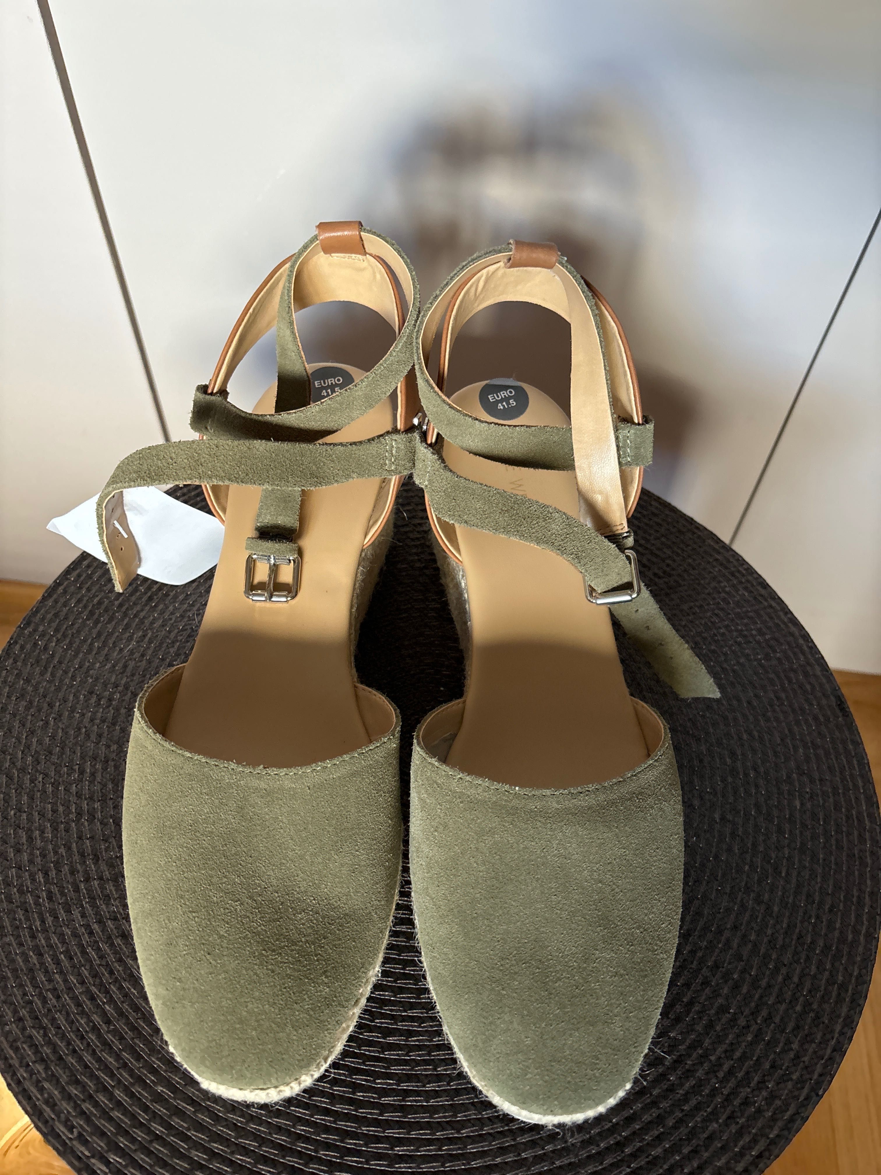Buty damskie na koturnie