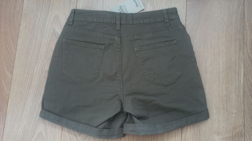 Nowe spodenki, khaki, rozmiar 34.