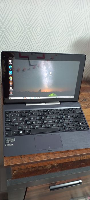 Нетбук-планшет Asus T100T  ос Windows