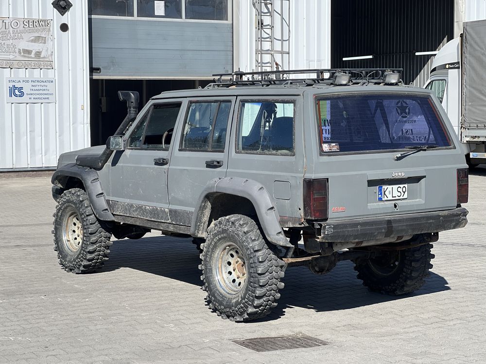 Jeep Cherokee XJ 4.0 - nowe części, nowa wyciągarka