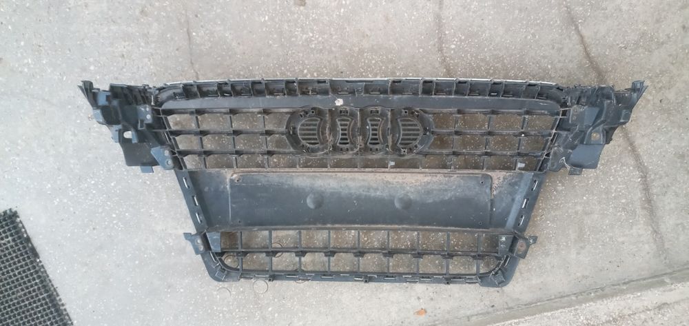 Бвмпера ришітка ауді а4 audi a4  2008-2016