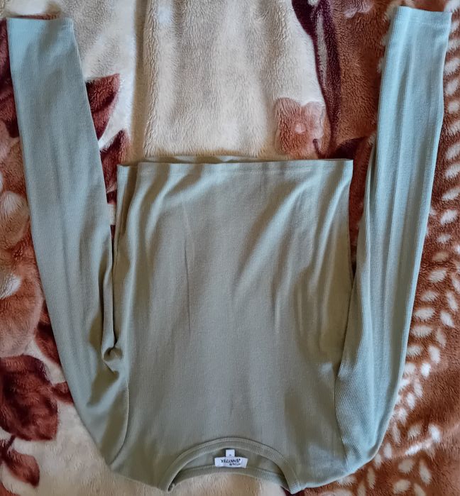 Топ жіночий з рукавами