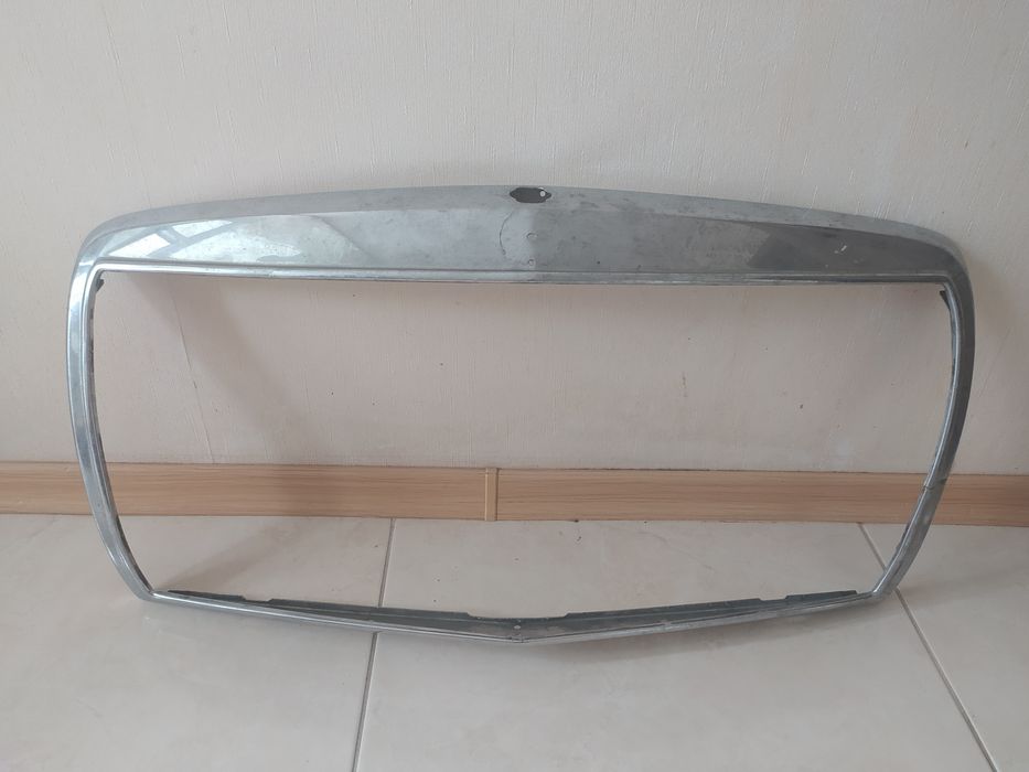 Решітки/хромовані рамки на w123/124/126/140/210