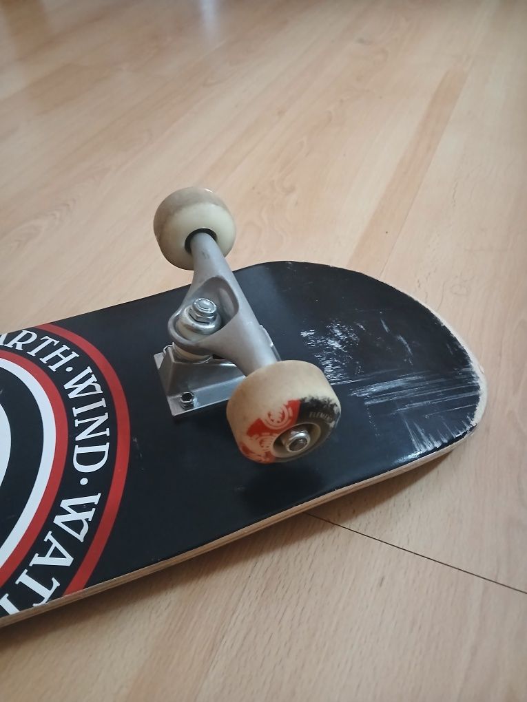 Skate element 8.25 impecável