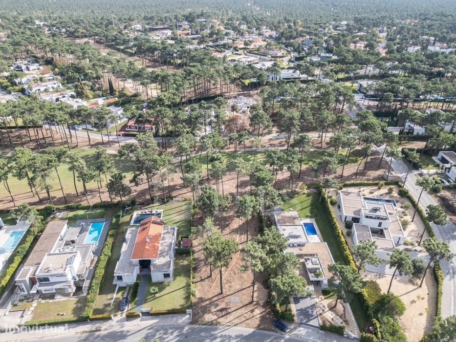 Terreno com 1.400m2, com vista Golf, na Herdade da Aroeira