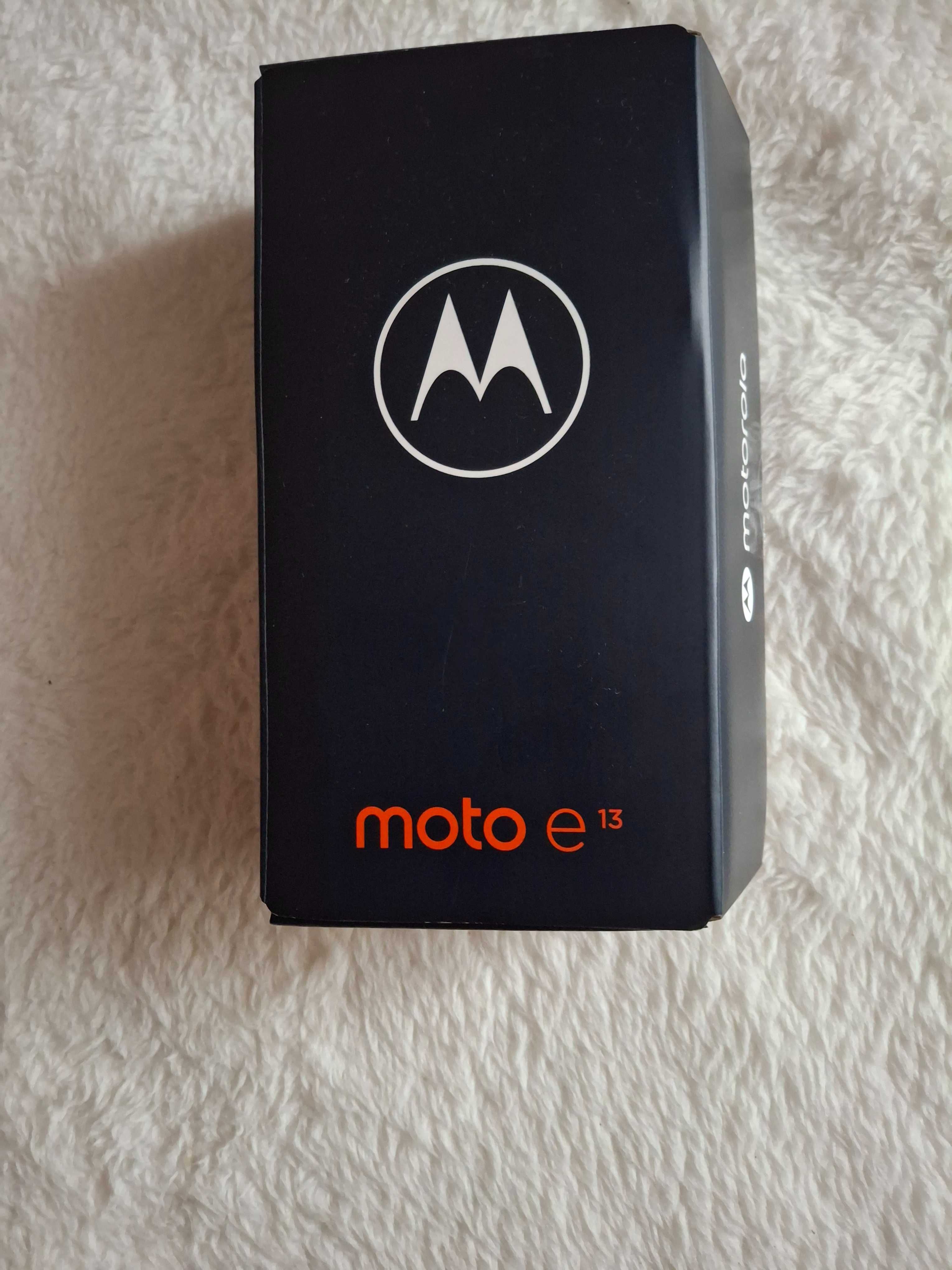 Telefon Smartfon MOTOROLA E13