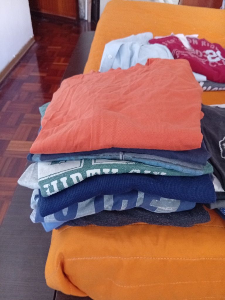 Lote de roupa para rapaz