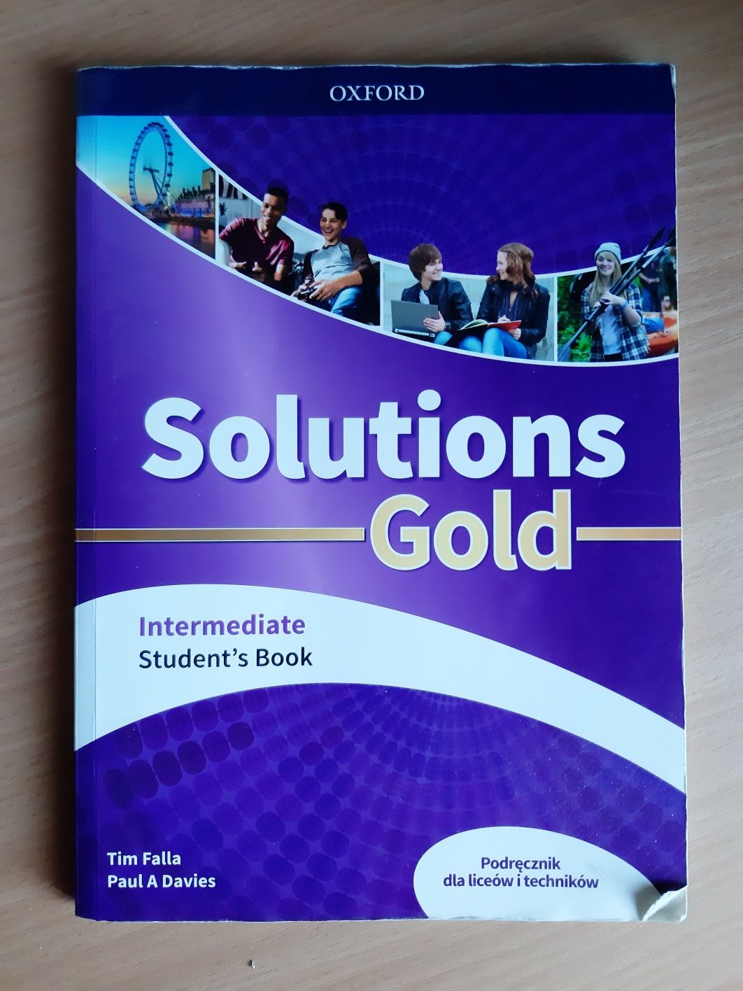 Solutions Gold Intermediate Student's Book
