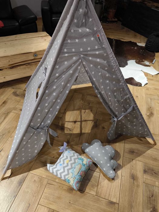 Дитячі іграшки, палатка, намет, вігвам.