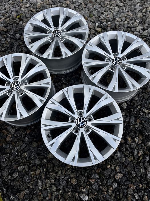 Диски Оригінал R17 5.112 ET40 Фольцваген Пасат Гольф Джета Шкода А5 А7