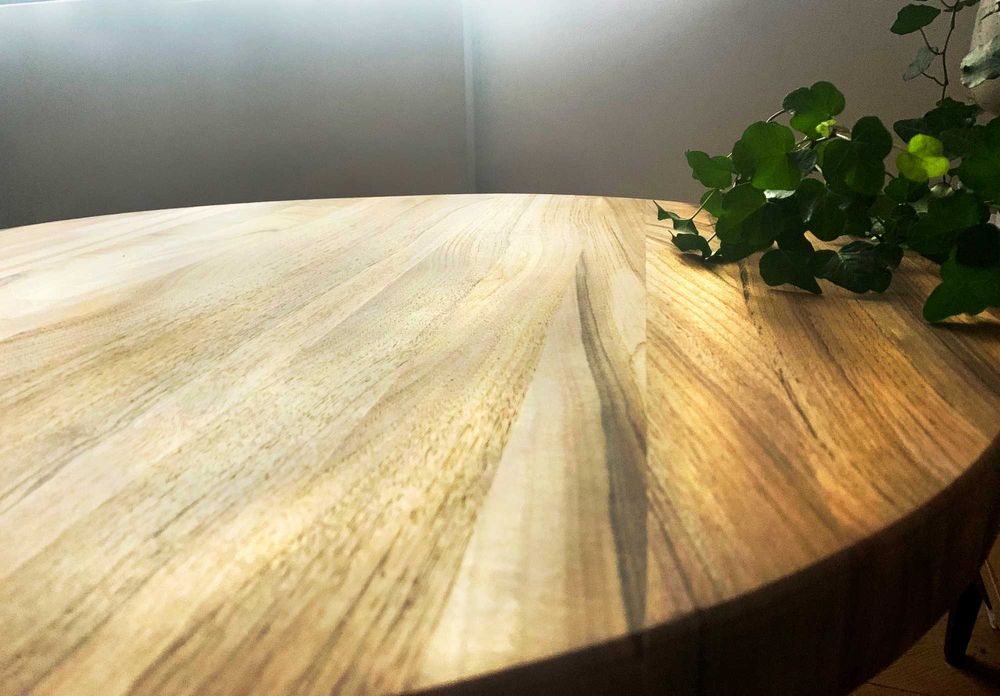 Stolik kawowy orzech włoski