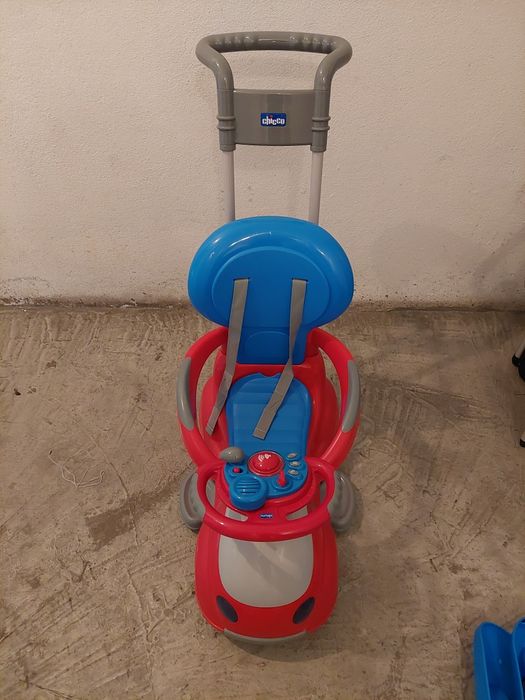 Carrinho cavalgavél da Chicco