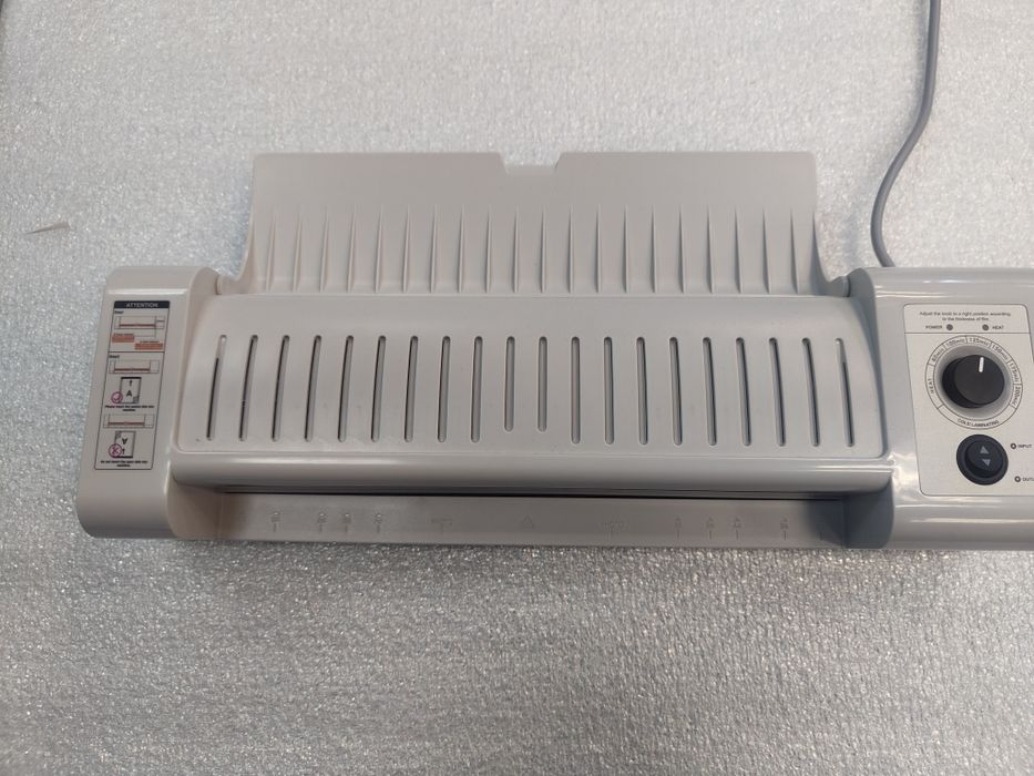 Новий ламінатор A3 для будь-яких ламінувальних робіт