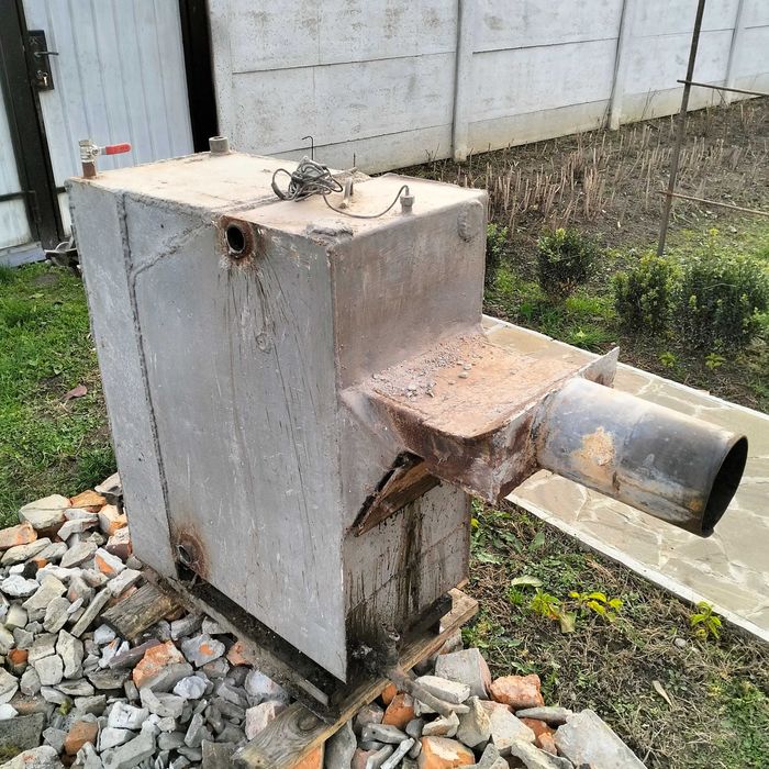 Котел на дровах .