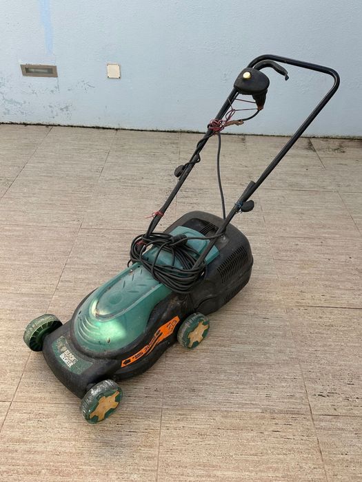 Corta relvas BLACK&DECKER