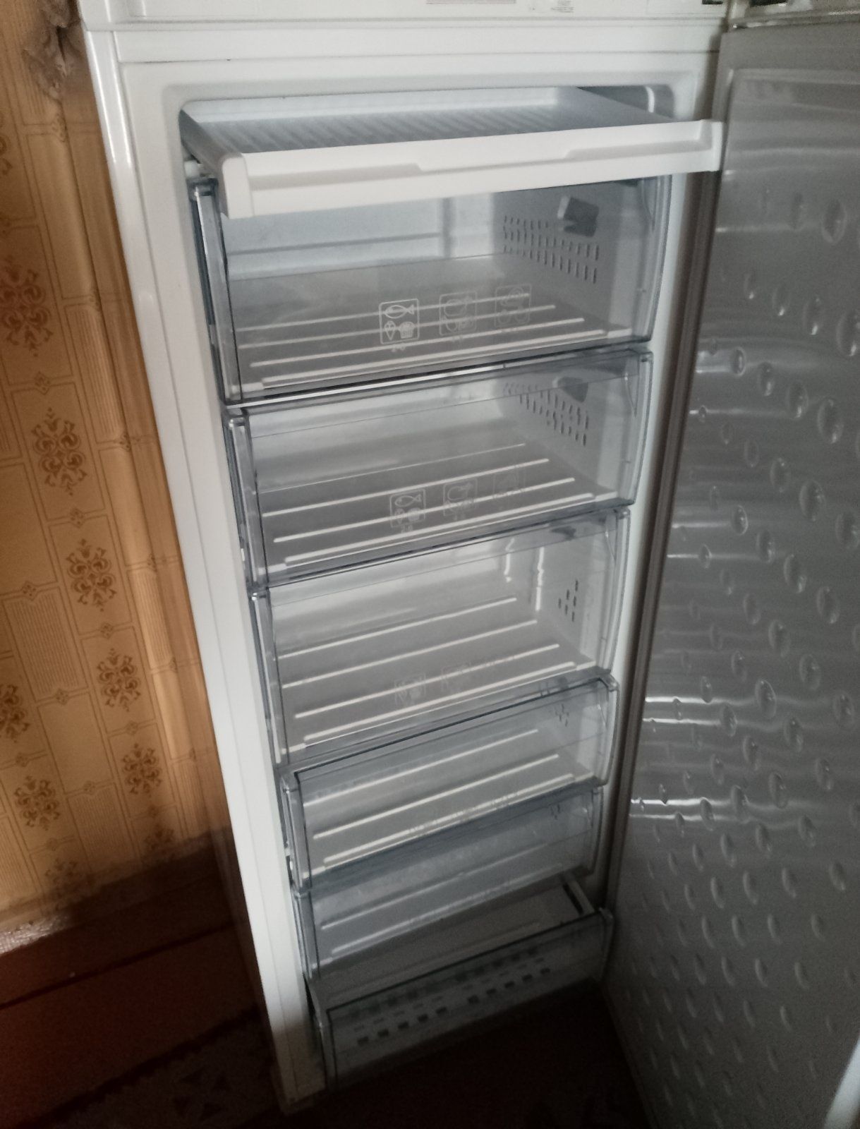Морозильна камера Beko