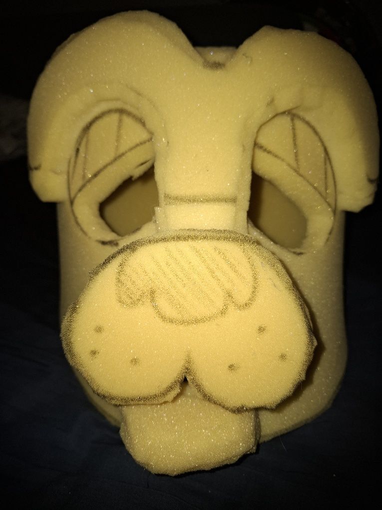 Maska z pianki mops (furry base)