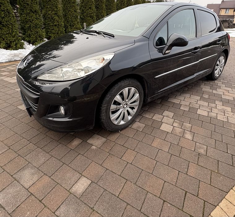 Peugot 207, rok 2010