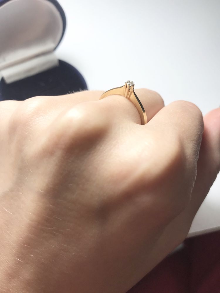 Новое кольцо с бриллиантом