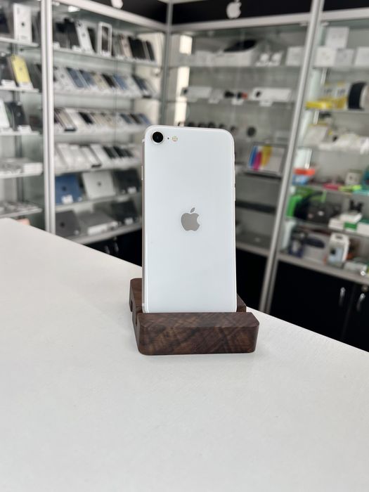 iPhone SE 2023 (gen-3) 128GB Starlight NEVERLOCK