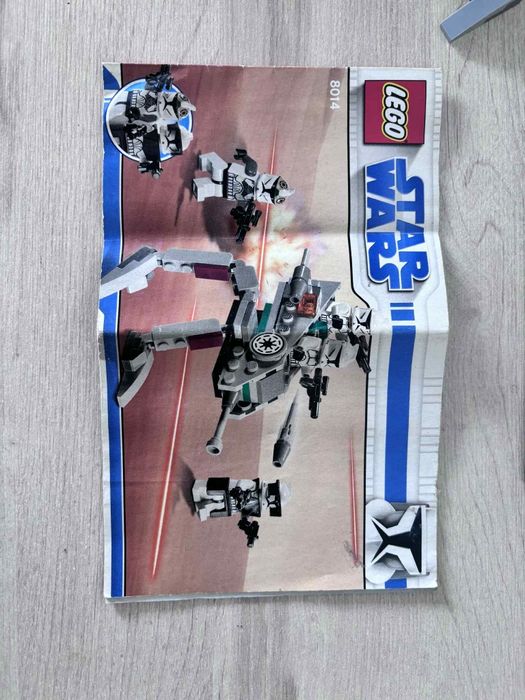Lego star wars 8014 clone trooper battle pack.