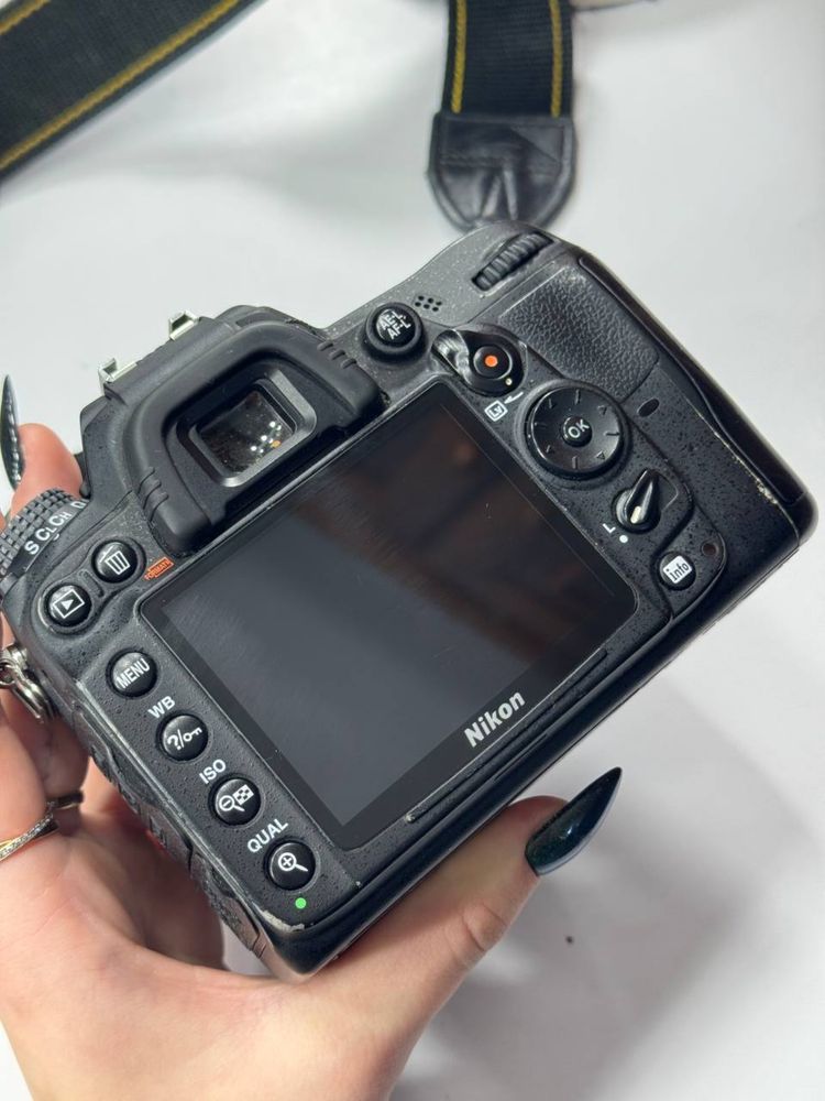 Nikon d7000 з обʼєктивом 50мм + 18-105 + спалах