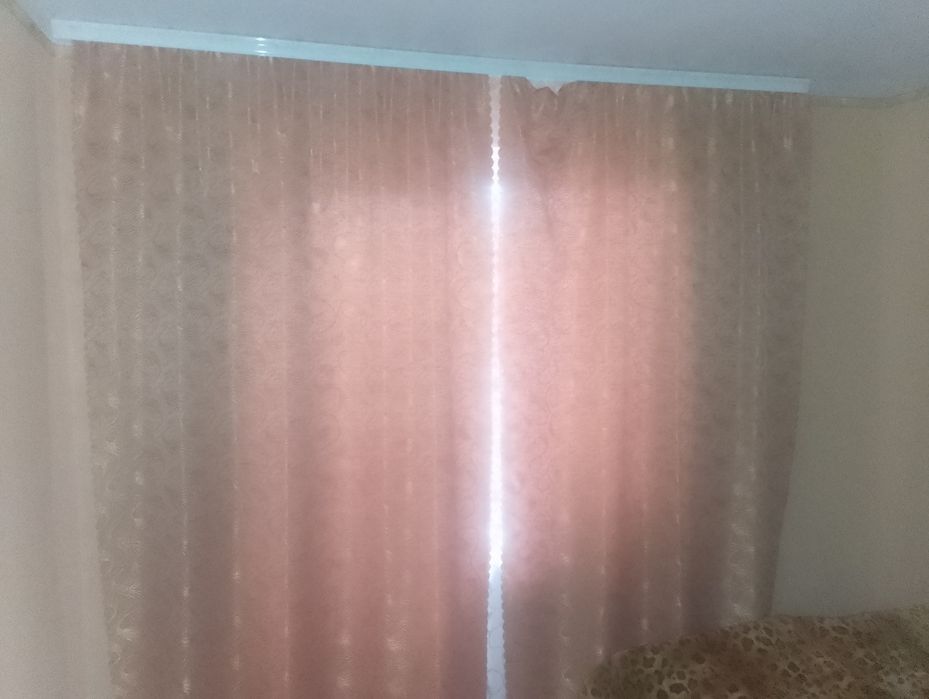 Занавіски та тюль  .