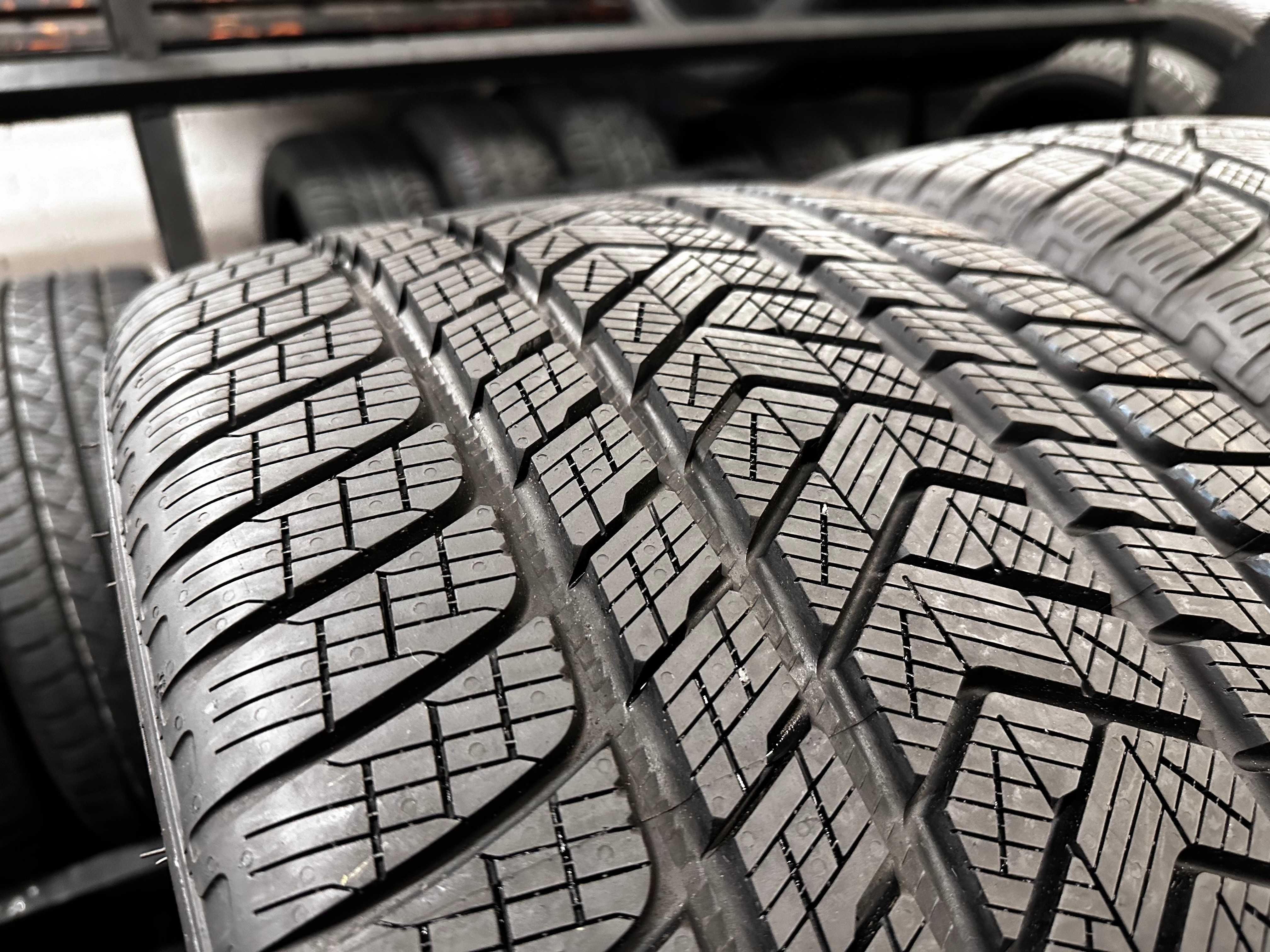 305/35/21 109V Pirelli Scorpion Winter NO Dot.2023/21R