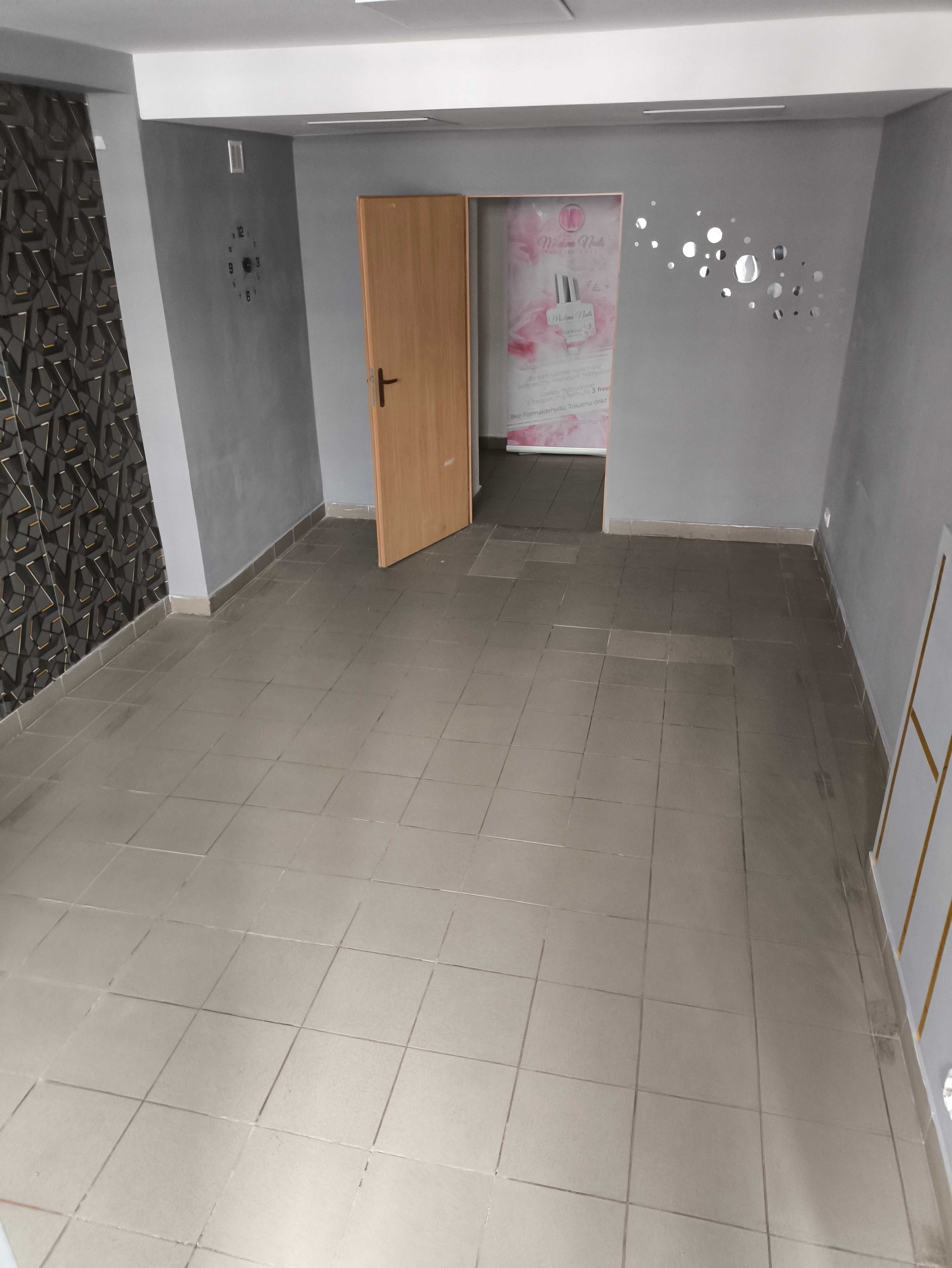 Sprzedam lokal użytkowy przy głównej ulicy 47.21 m2