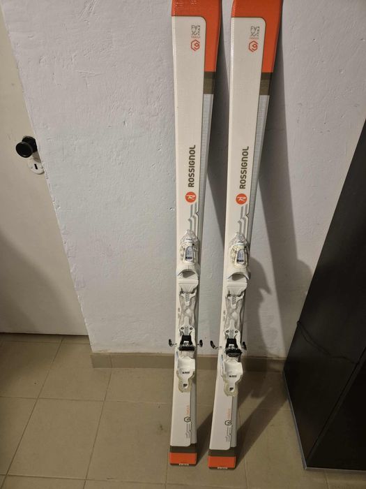Narty Rossignol Famous 157 - dla dziewczynki w idealnym stanie